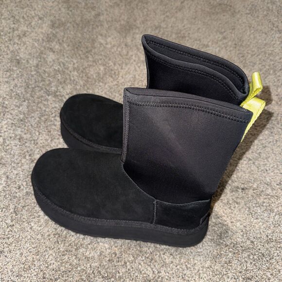 Size 9 Women’s UGG Women’s Classic Dipper Boots Black - Picture 2 of 6